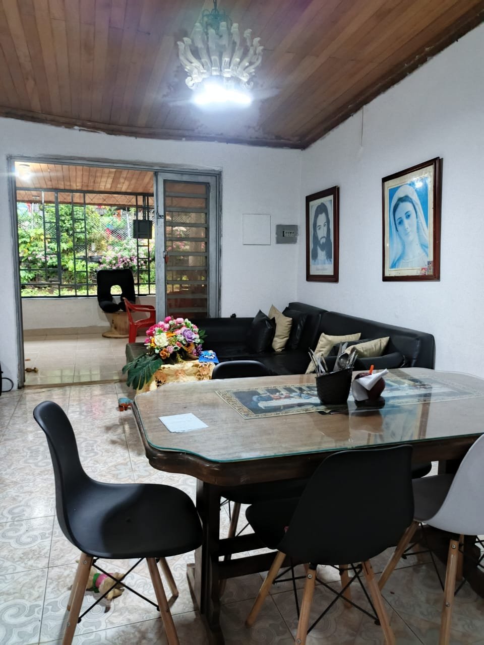 Casa en Venta en Familia Nazareth, Florencia | 5 Habitaciones | $250 Millones