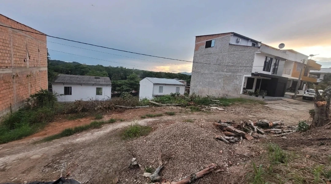 Lote en venta Florencia, Parque de la Amazonía.